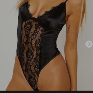 NWOT Prettylittlething Black Lace Bodysuit/Teddy